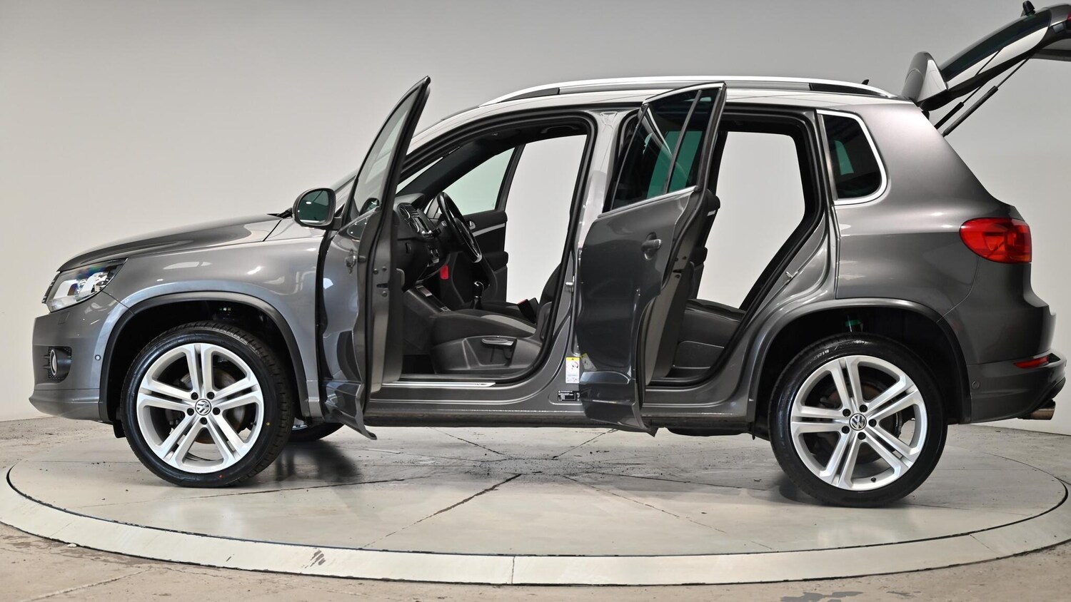 Used Volkswagen Tiguan 2014 for sale - 76607133: Photo 57