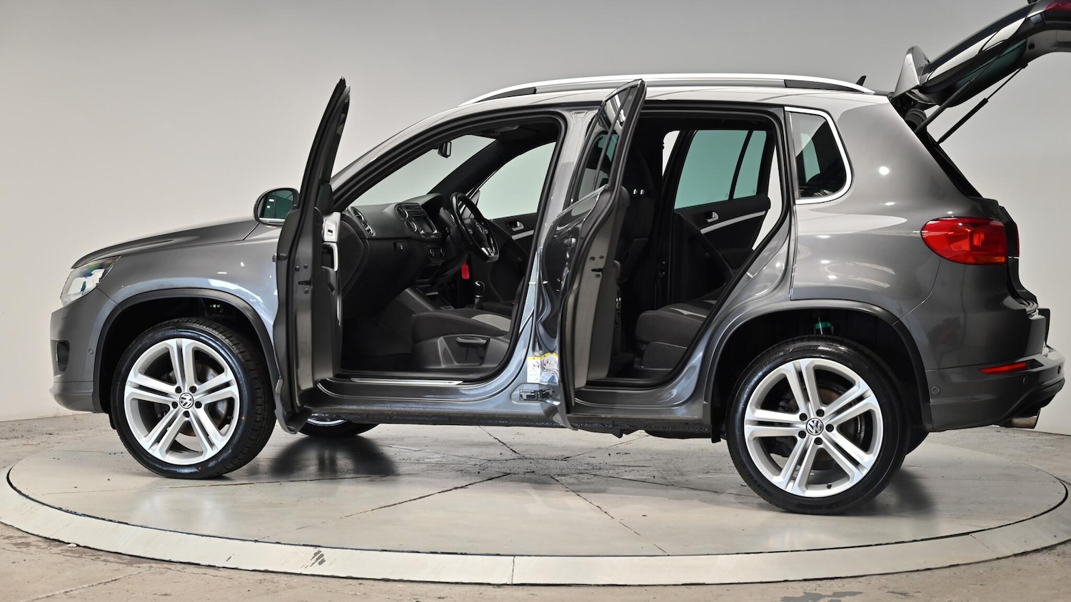 Used Volkswagen Tiguan 2014 for sale - 76607133: Photo 58
