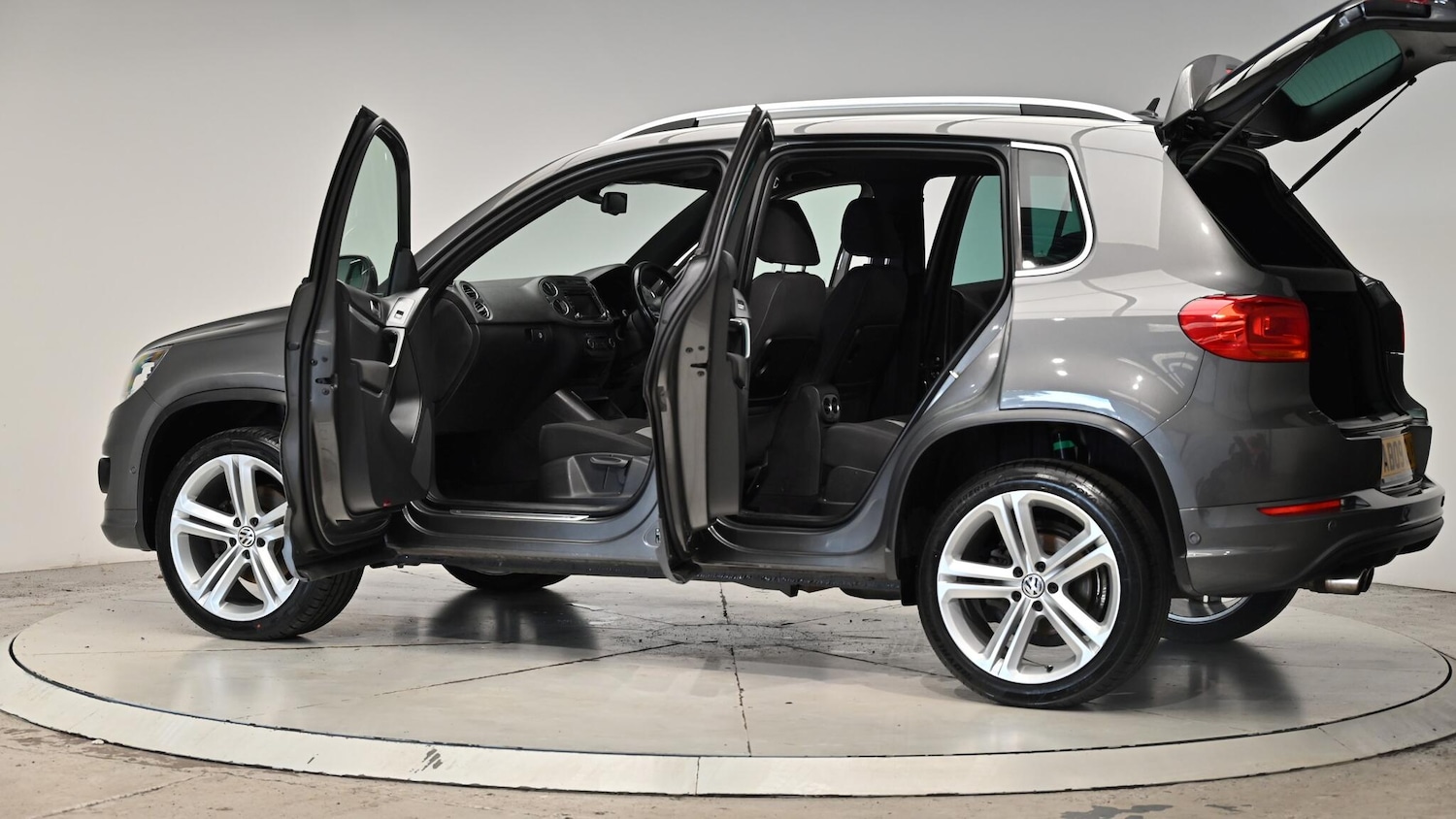 Used Volkswagen Tiguan 2014 for sale - 76607133: Photo 59