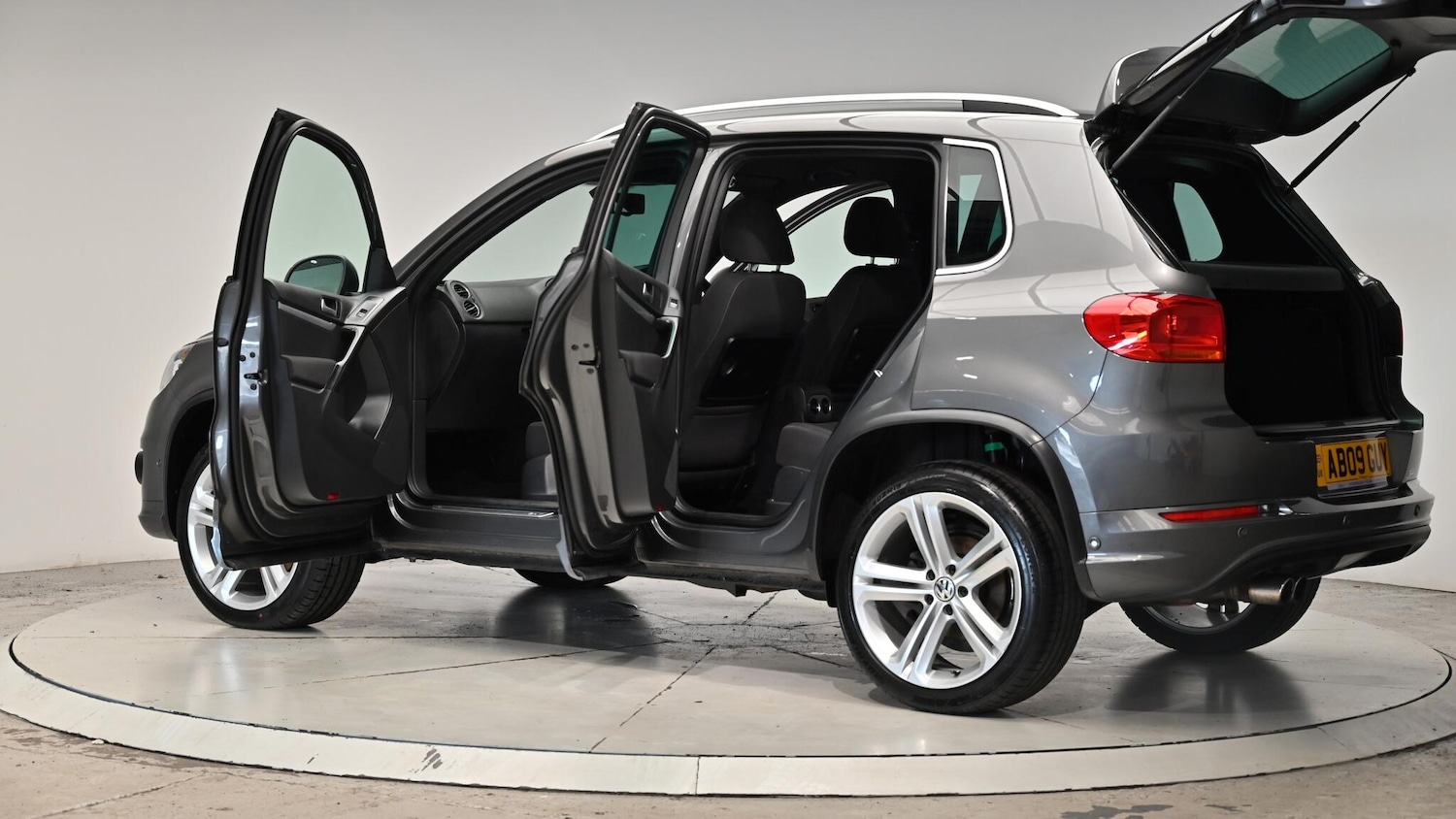 Used Volkswagen Tiguan 2014 for sale - 76607133: Photo 60