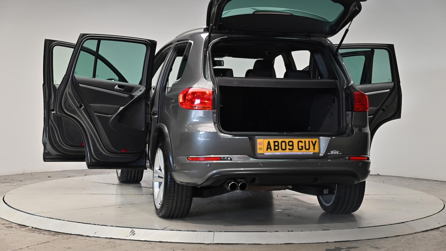 Used Volkswagen Tiguan 2014 for sale - 76607133: Photo 64