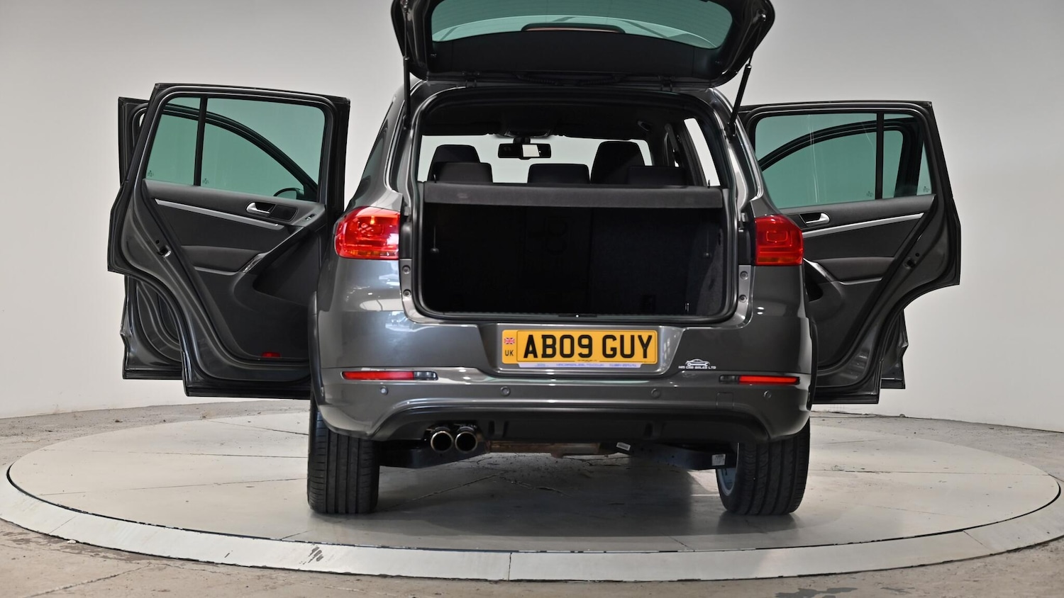 Used Volkswagen Tiguan 2014 for sale - 76607133: Photo 65