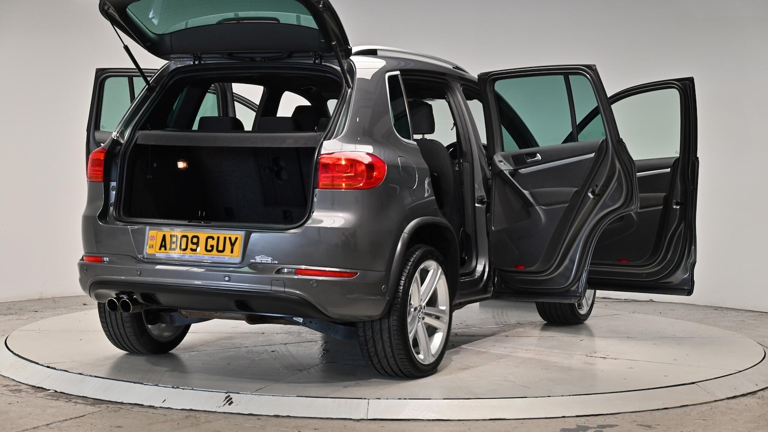 Used Volkswagen Tiguan 2014 for sale - 76607133: Photo 68