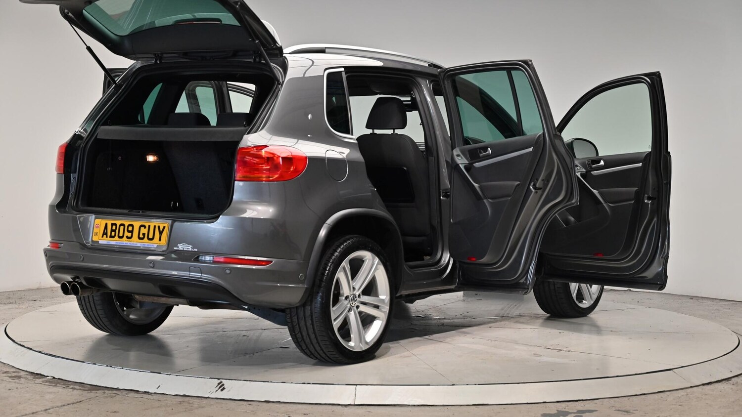 Used Volkswagen Tiguan 2014 for sale - 76607133: Photo 69