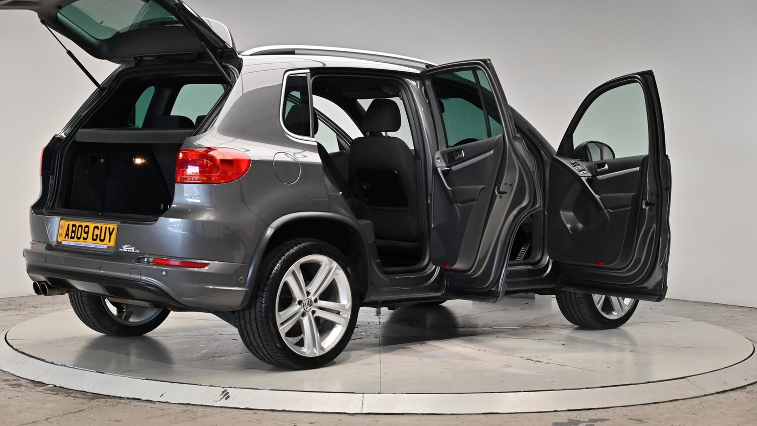 Used Volkswagen Tiguan 2014 for sale - 76607133: Photo 70