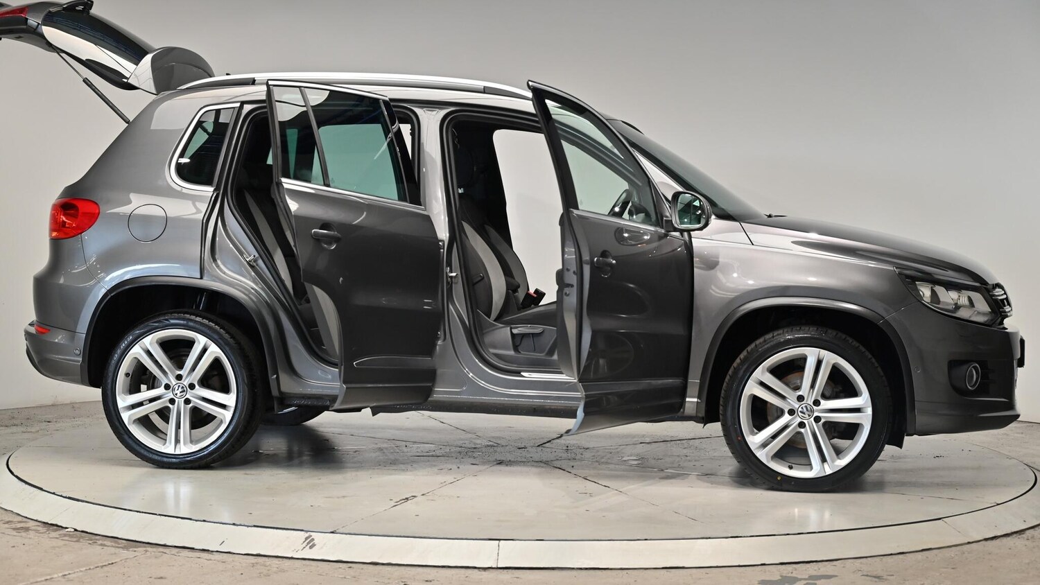 Used Volkswagen Tiguan 2014 for sale - 76607133: Photo 75