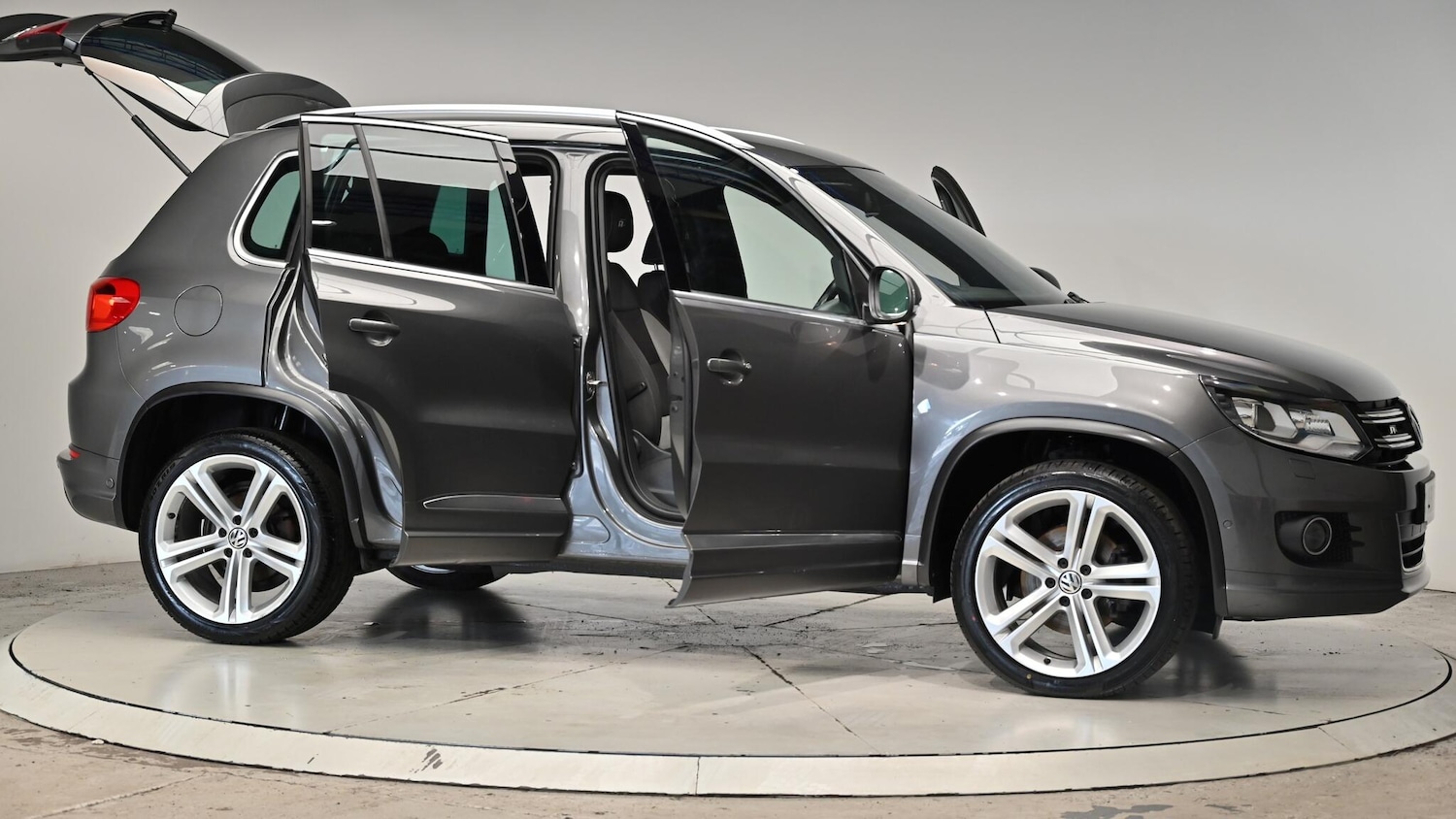 Used Volkswagen Tiguan 2014 for sale - 76607133: Photo 76