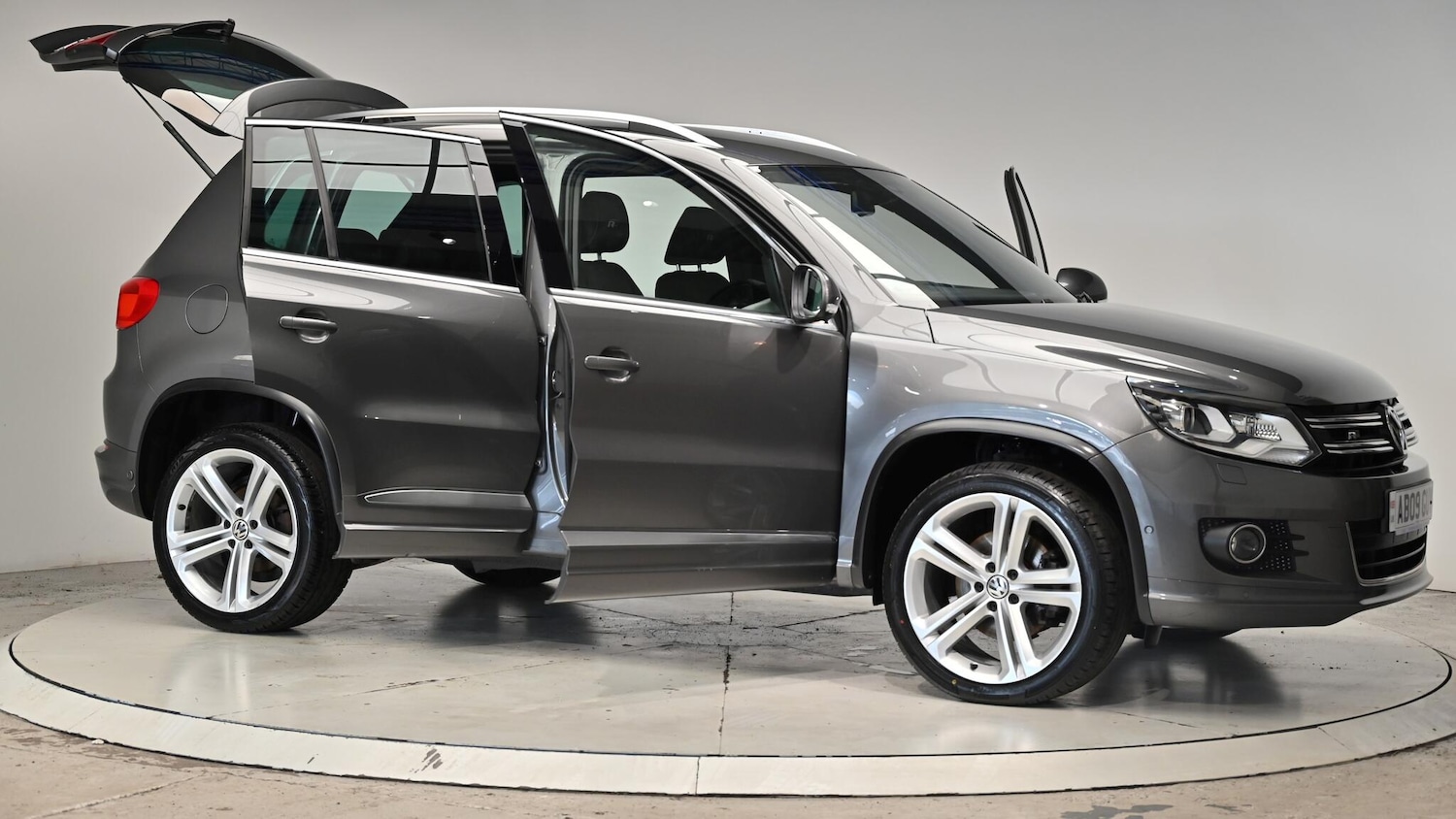 Used Volkswagen Tiguan 2014 for sale - 76607133: Photo 77