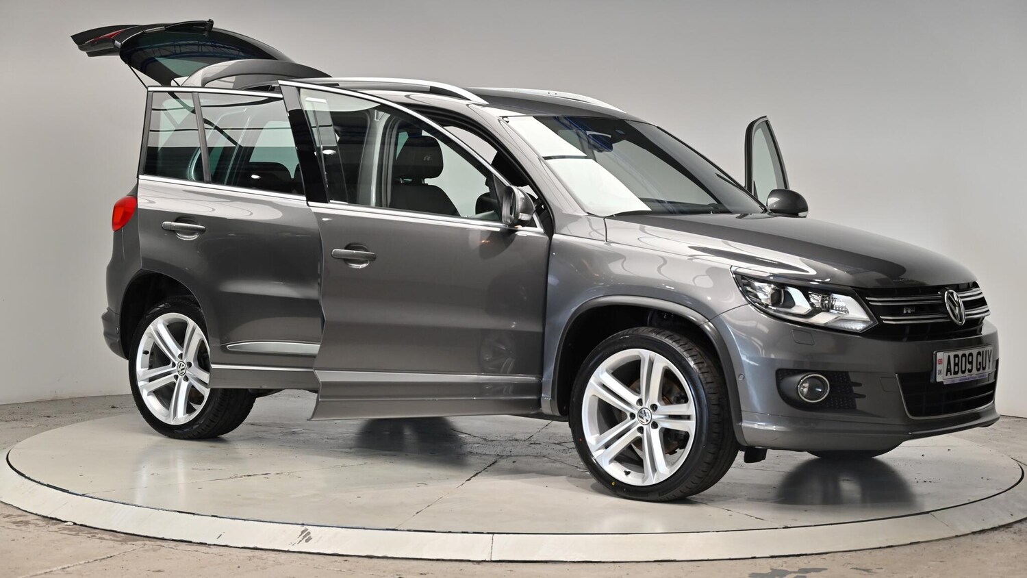 Used Volkswagen Tiguan 2014 for sale - 76607133: Photo 78