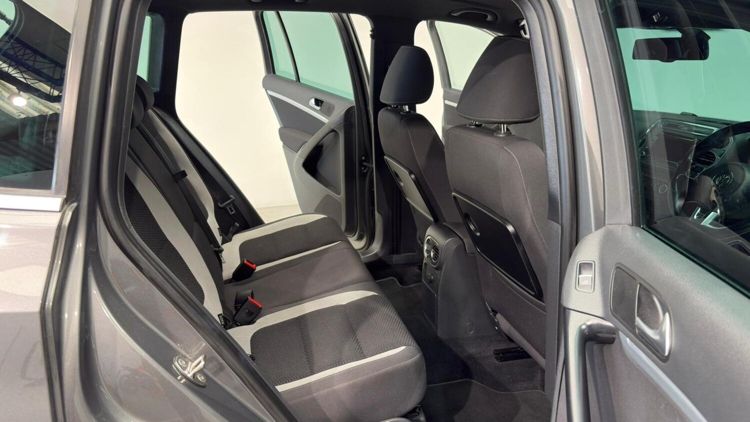 Used Volkswagen Tiguan 2014 for sale - 76607133: Photo 80