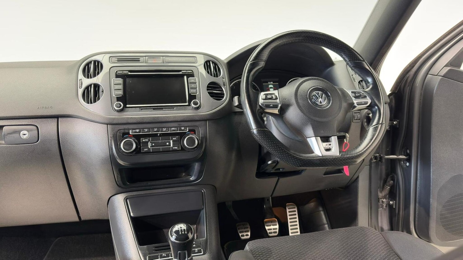 Used Volkswagen Tiguan 2014 for sale - 76607133: Photo 87