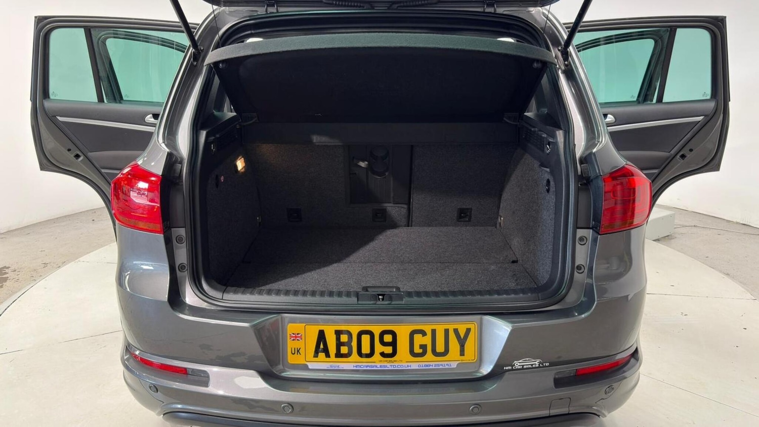 Used Volkswagen Tiguan 2014 for sale - 76607133: Photo 90