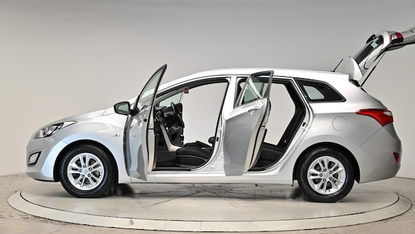 Used Hyundai i30 2014 for sale - 75459062: Photo 57