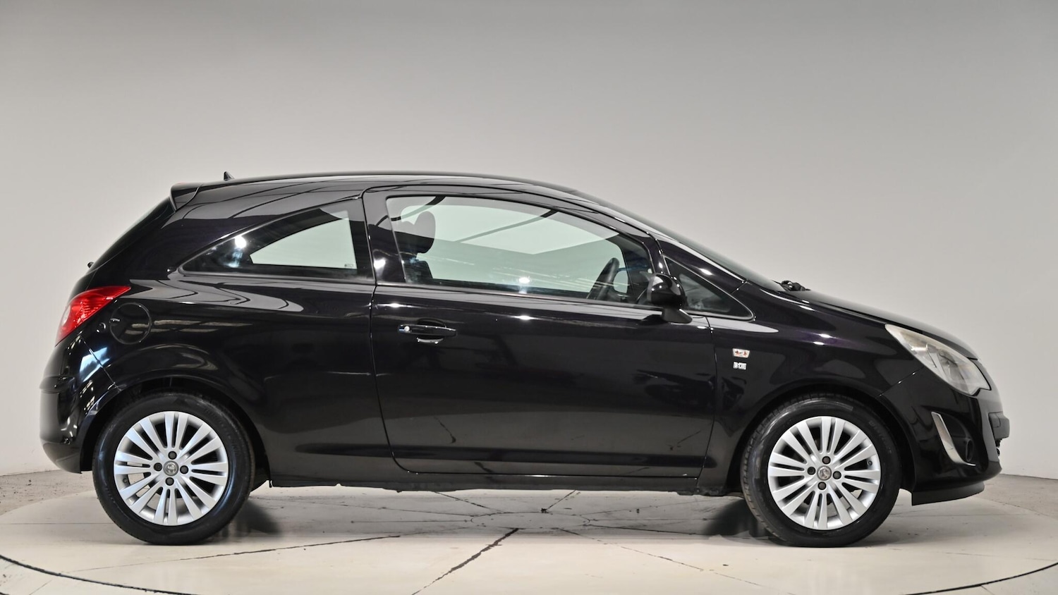 Used Vauxhall Corsa 2011 for sale - 76658164: Photo 4