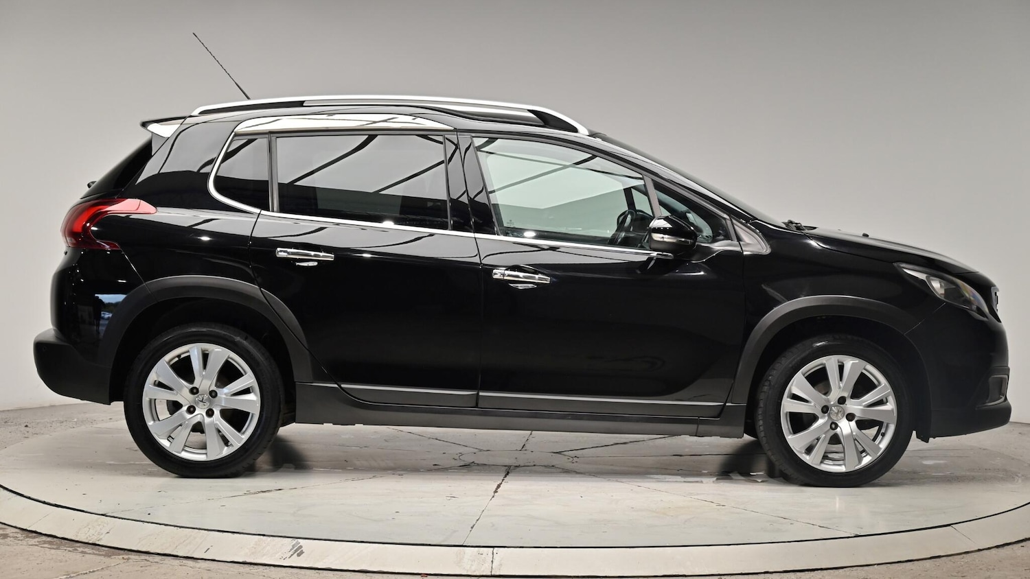 Used Peugeot 2008 2016 for sale - 76990944: Photo 4