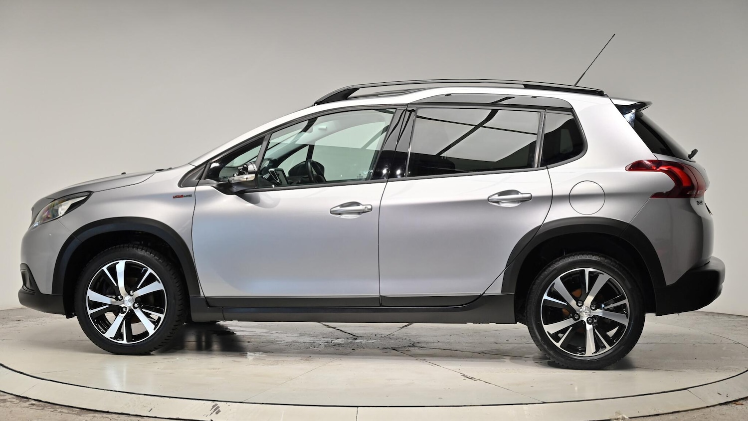 Used Peugeot 2008 2017 for sale - 76988943: Photo 21