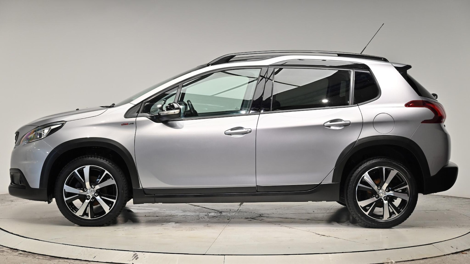 Used Peugeot 2008 2017 for sale - 76988943: Photo 3