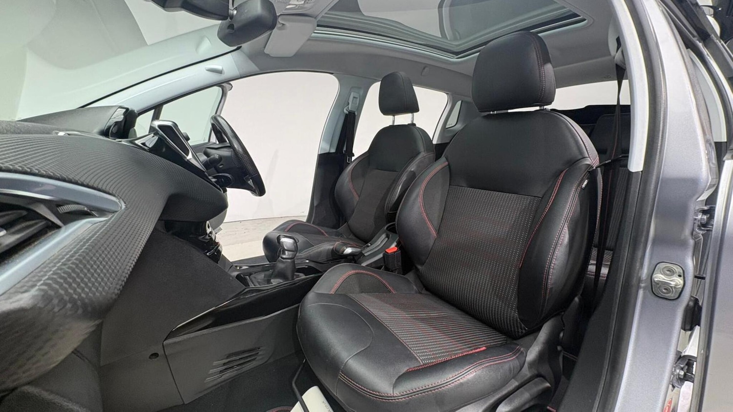 Used Peugeot 2008 2017 for sale - 76988943: Photo 83