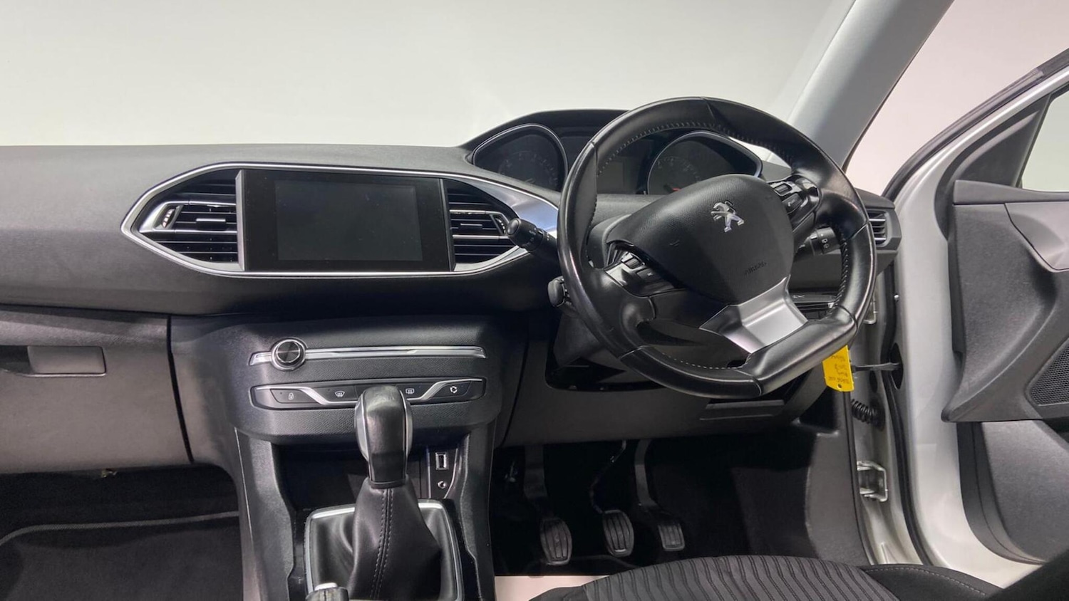 Used Peugeot 308 2016 for sale - 76728852: Photo 87