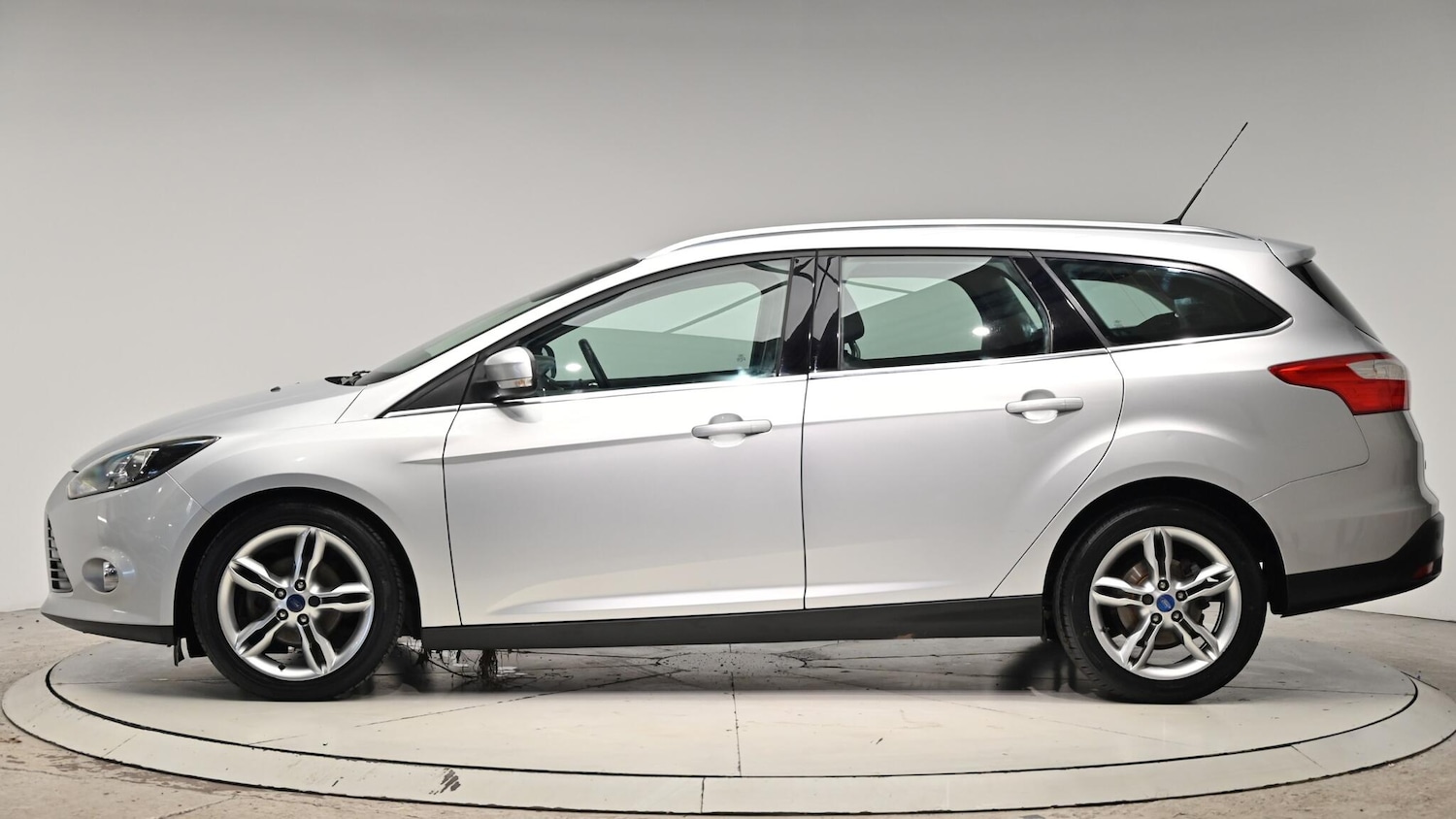 Used Ford Focus 2013 for sale - 76632987: Photo 3