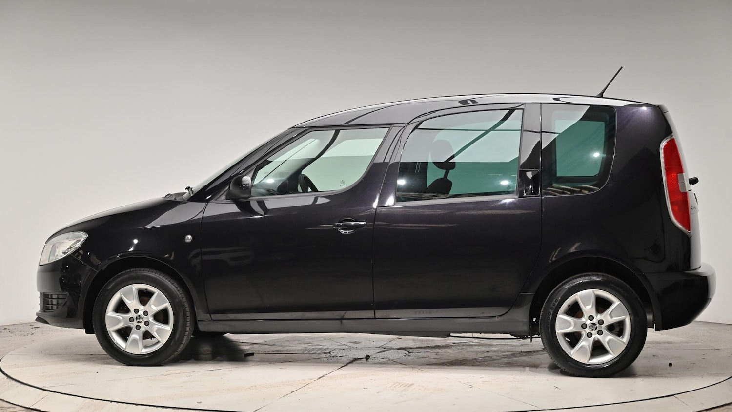 Used Skoda Roomster 2015 for sale - 76926386: Photo 21