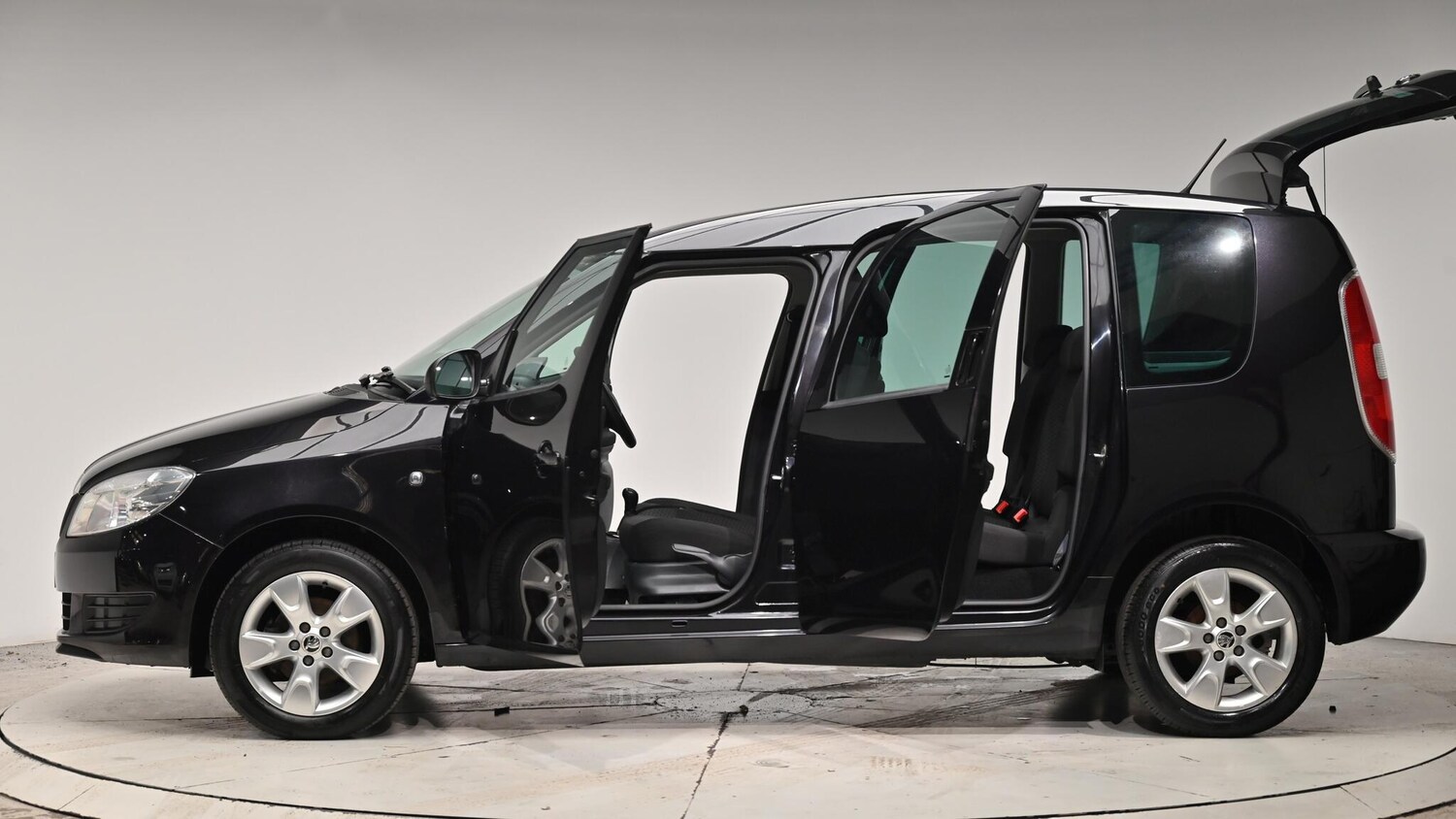 Used Skoda Roomster 2015 for sale - 76926386: Photo 56