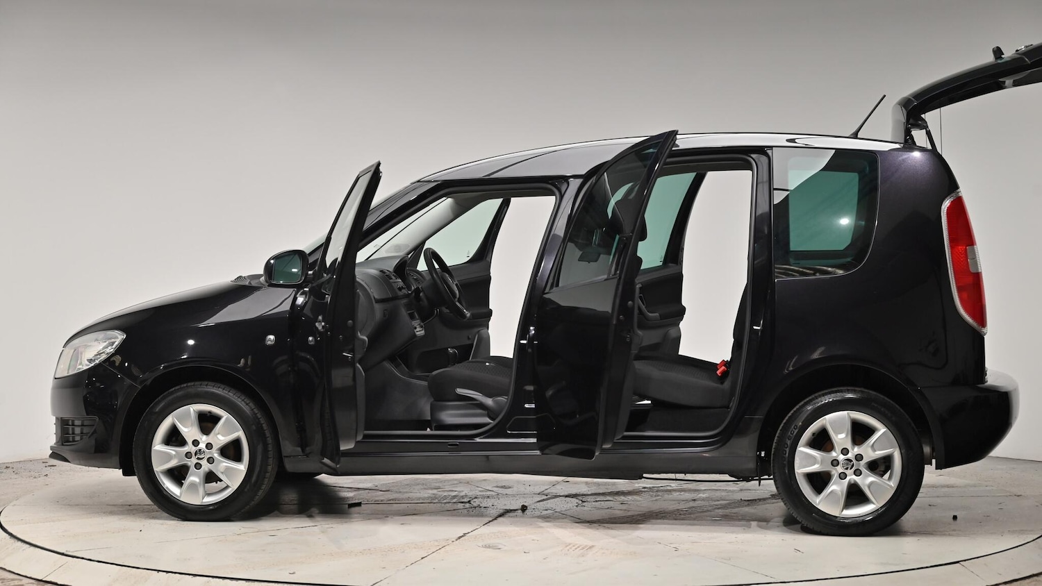 Used Skoda Roomster 2015 for sale - 76926386: Photo 57