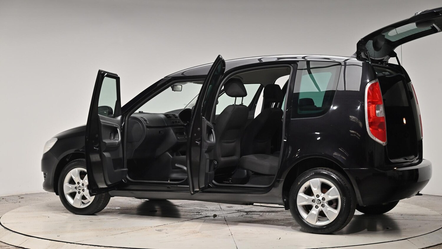 Used Skoda Roomster 2015 for sale - 76926386: Photo 59