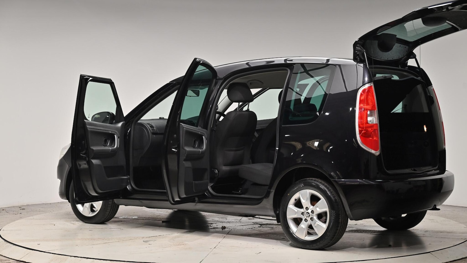 Used Skoda Roomster 2015 for sale - 76926386: Photo 60