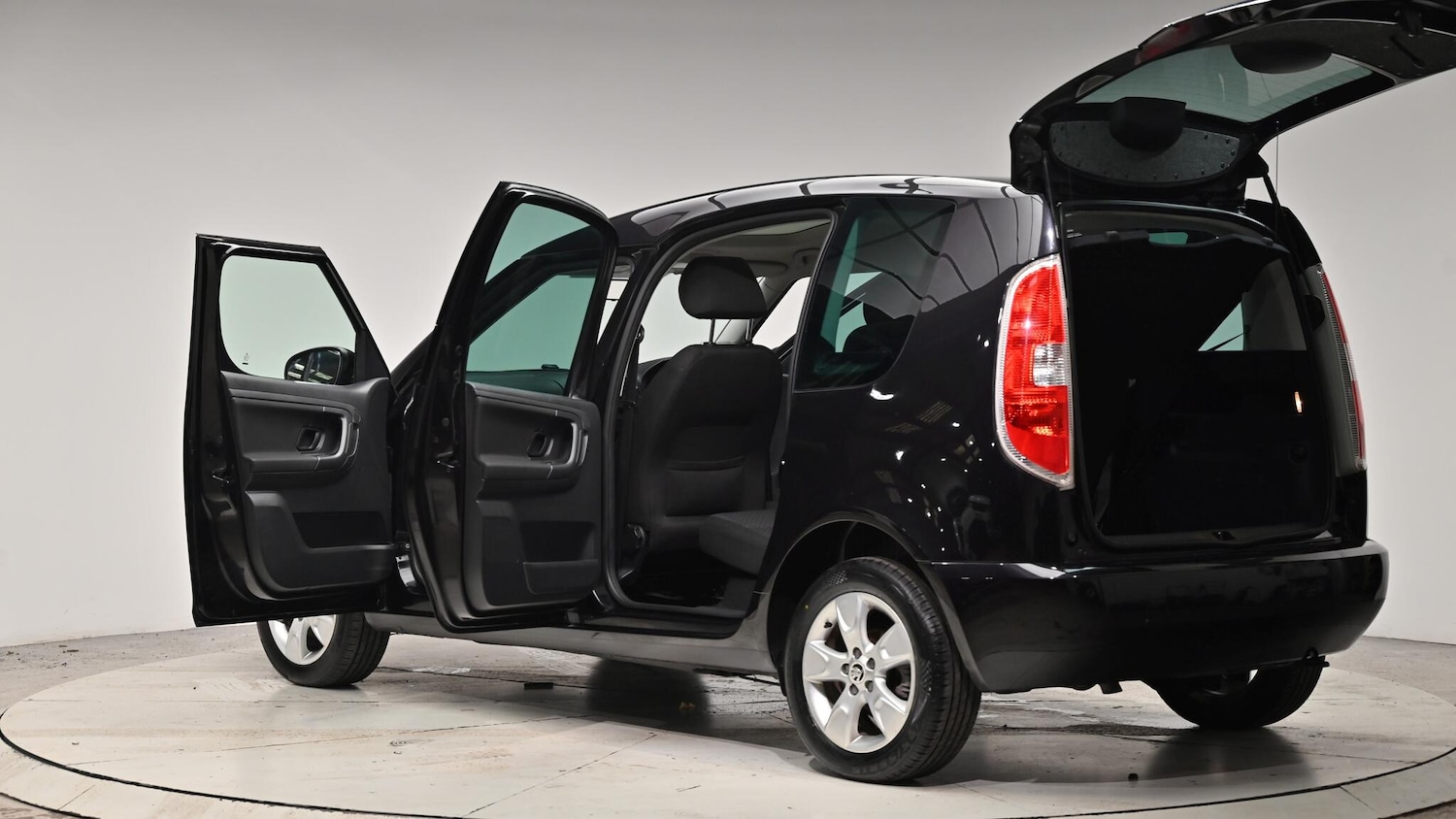 Used Skoda Roomster 2015 for sale - 76926386: Photo 61