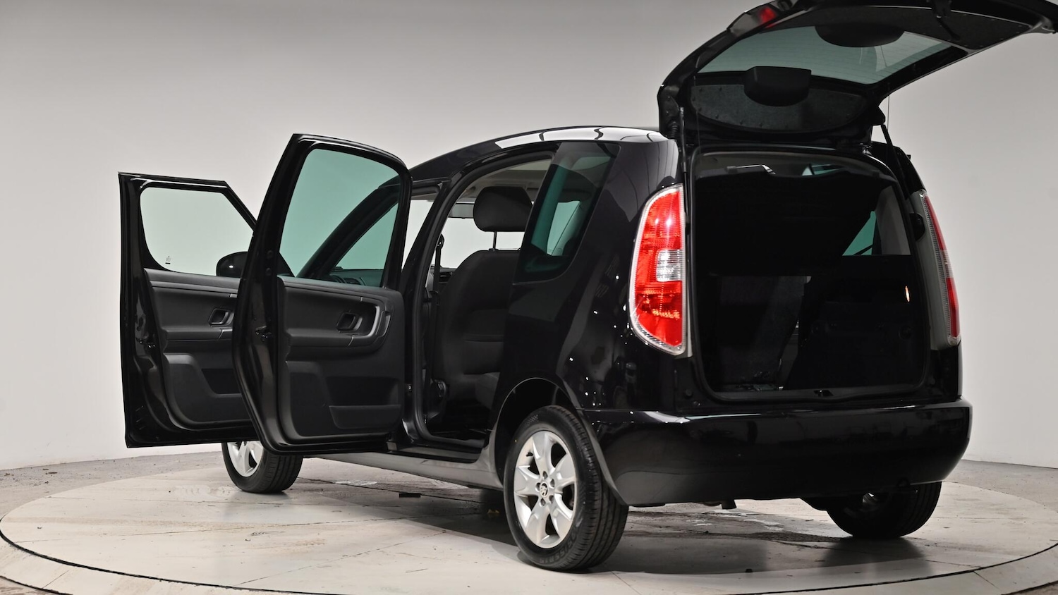 Used Skoda Roomster 2015 for sale - 76926386: Photo 62