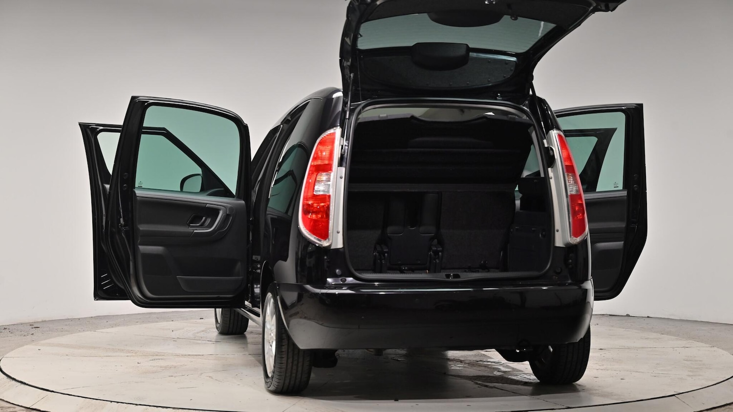 Used Skoda Roomster 2015 for sale - 76926386: Photo 64