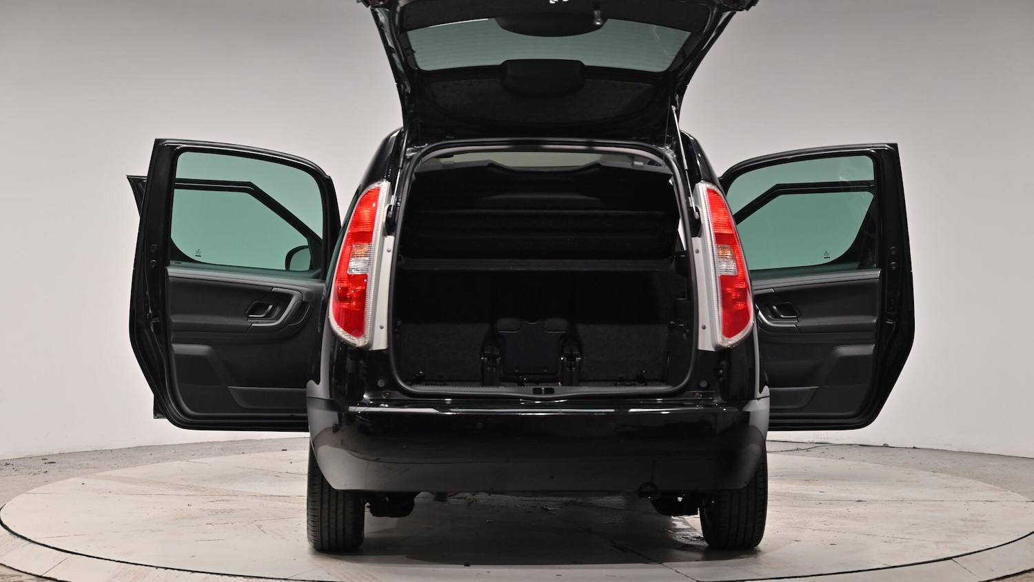 Used Skoda Roomster 2015 for sale - 76926386: Photo 65