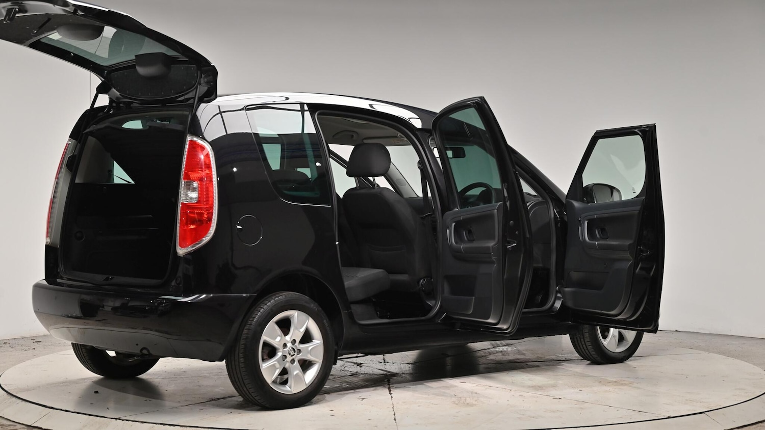 Used Skoda Roomster 2015 for sale - 76926386: Photo 70