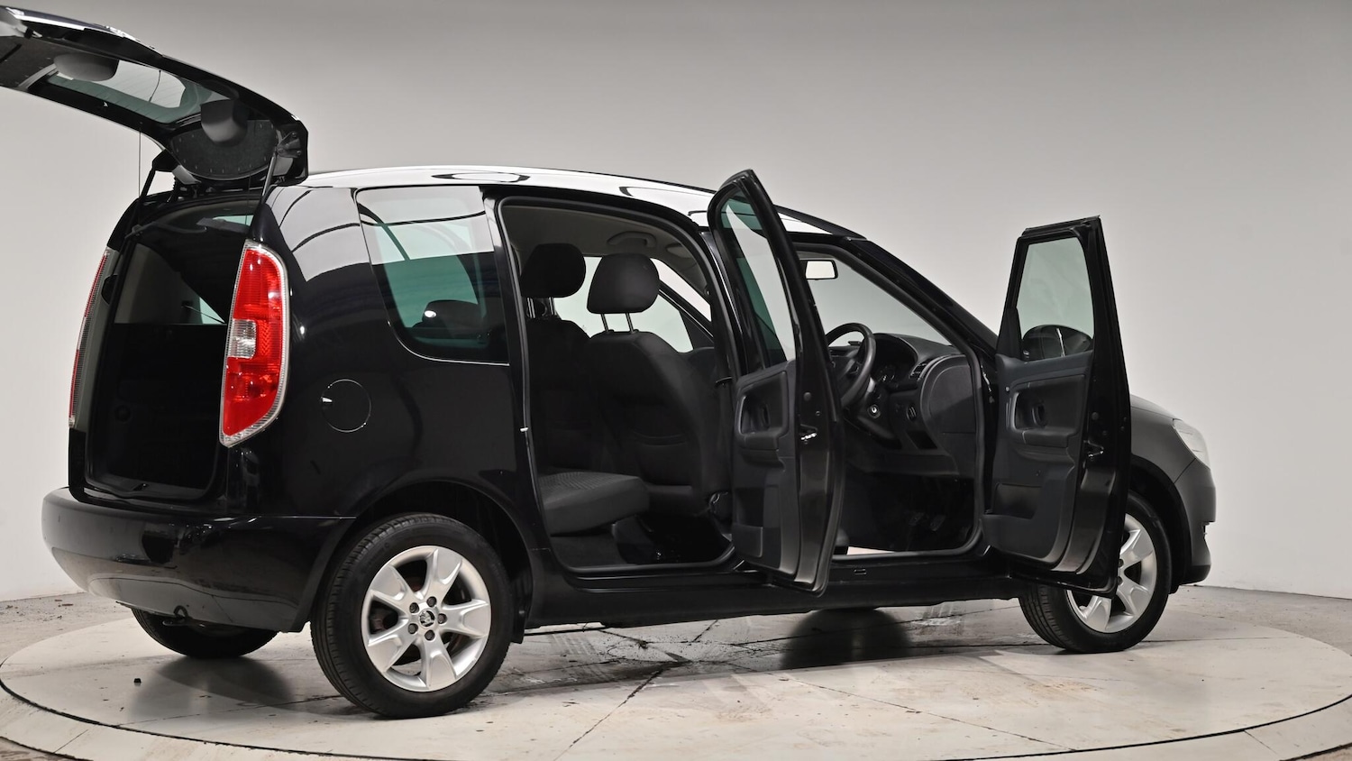 Used Skoda Roomster 2015 for sale - 76926386: Photo 71