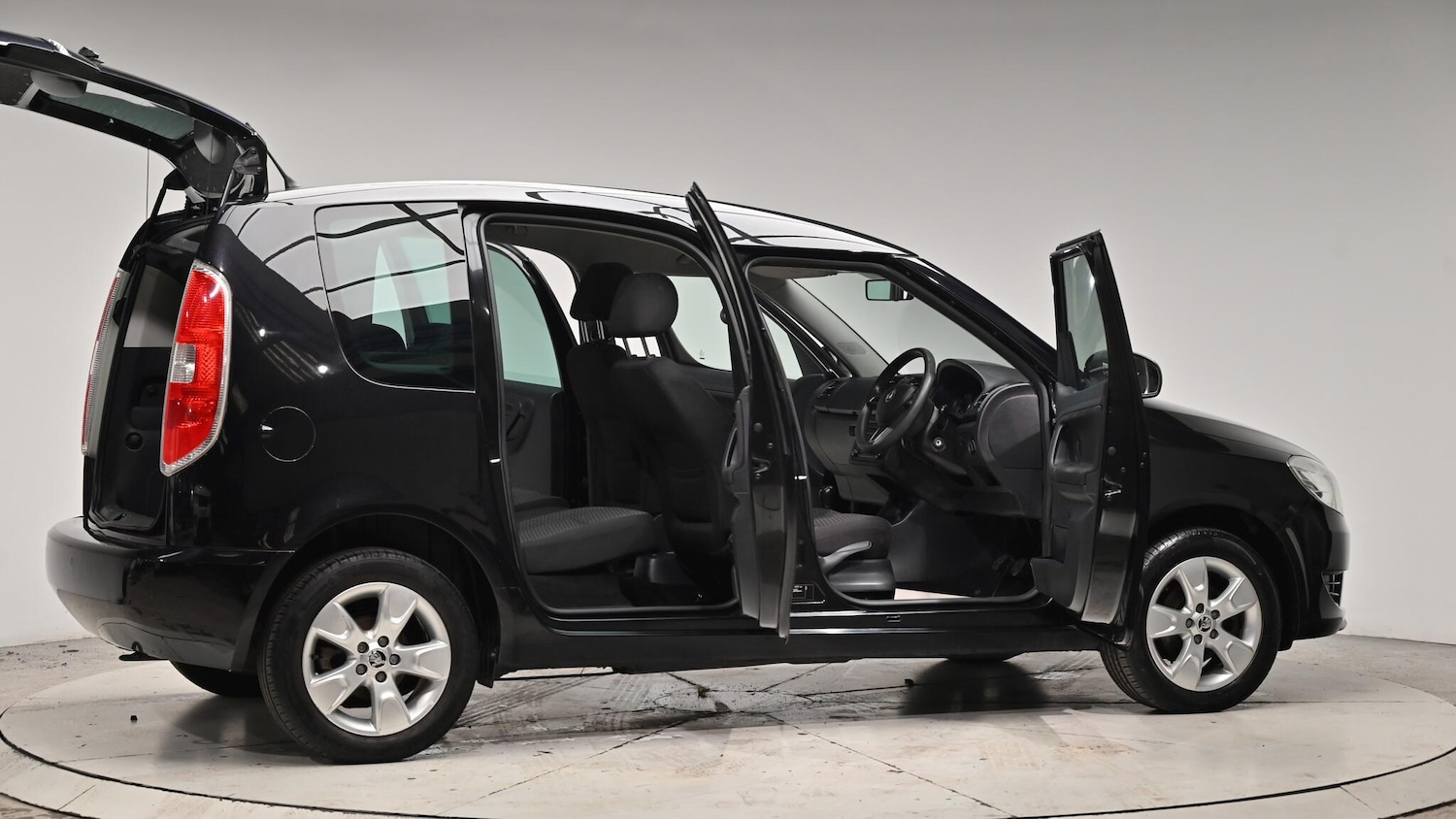 Used Skoda Roomster 2015 for sale - 76926386: Photo 72