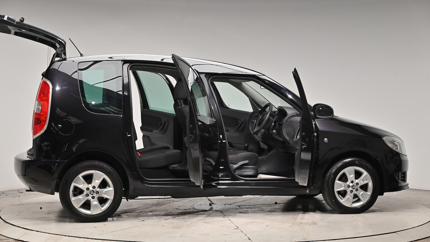 Used Skoda Roomster 2015 for sale - 76926386: Photo 73