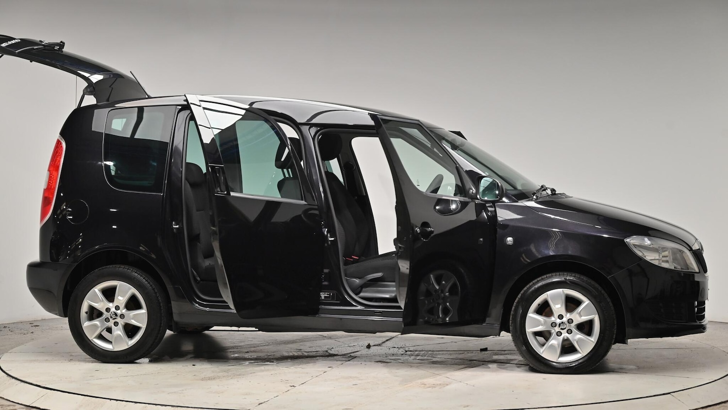 Used Skoda Roomster 2015 for sale - 76926386: Photo 75