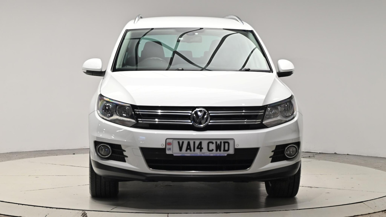 Used Volkswagen Tiguan 2014 for sale - 76832852: Photo 2