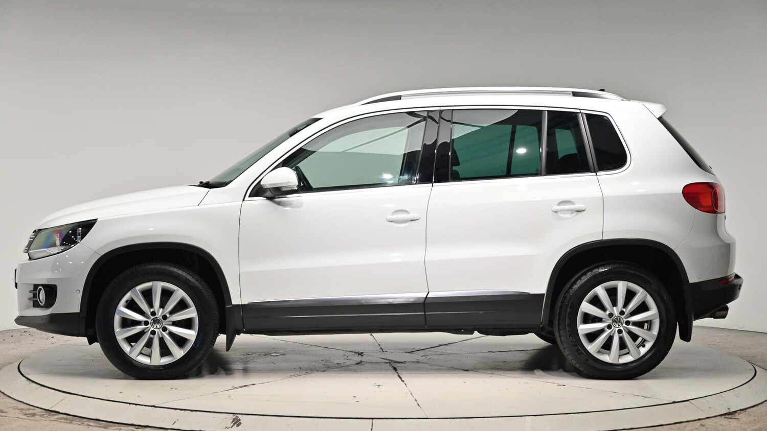 Used Volkswagen Tiguan 2014 for sale - 76832852: Photo 20