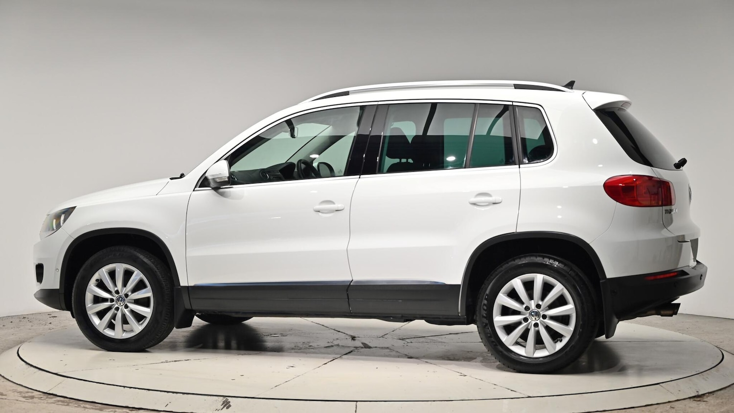 Used Volkswagen Tiguan 2014 for sale - 76832852: Photo 22