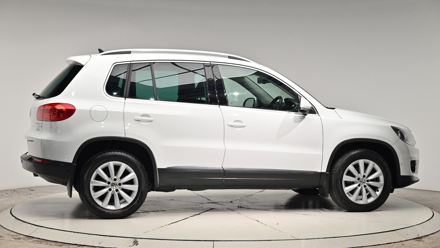 Used Volkswagen Tiguan 2014 for sale - 76832852: Photo 37