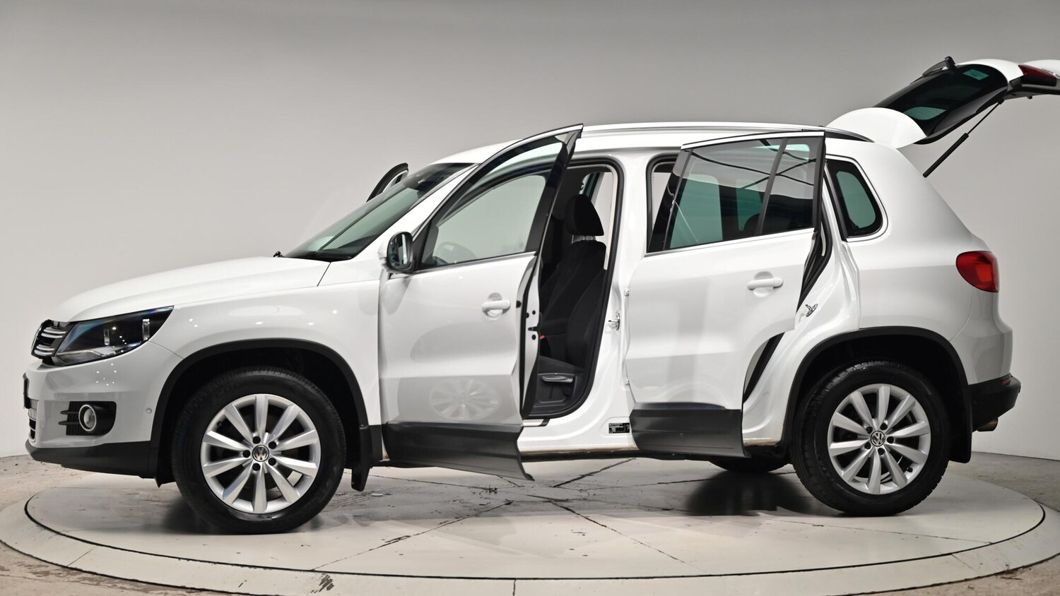 Used Volkswagen Tiguan 2014 for sale - 76832852: Photo 55