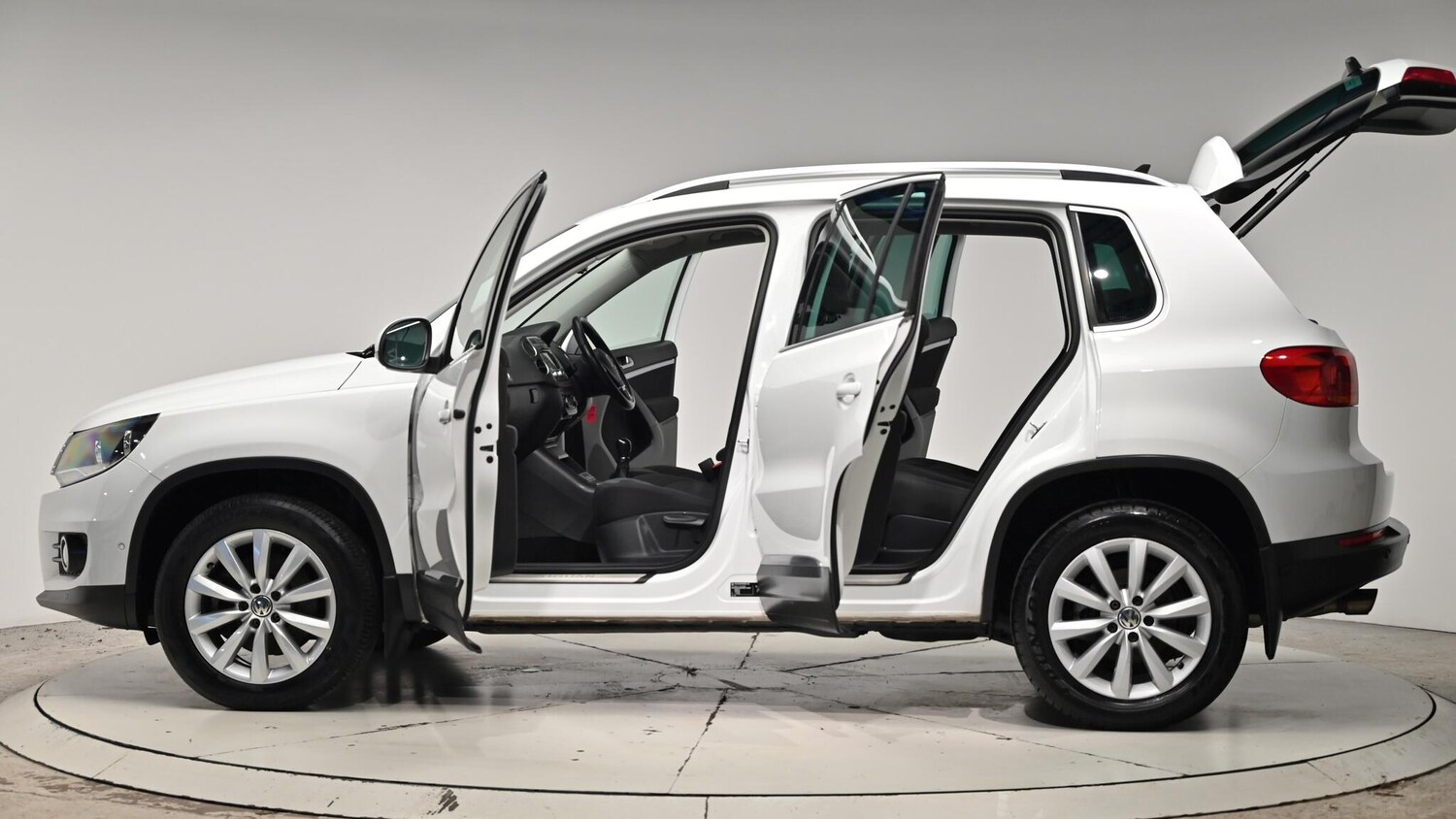 Used Volkswagen Tiguan 2014 for sale - 76832852: Photo 57