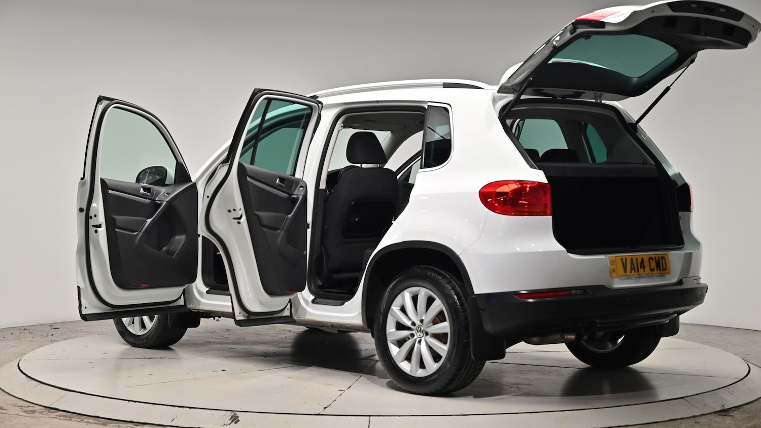 Used Volkswagen Tiguan 2014 for sale - 76832852: Photo 61