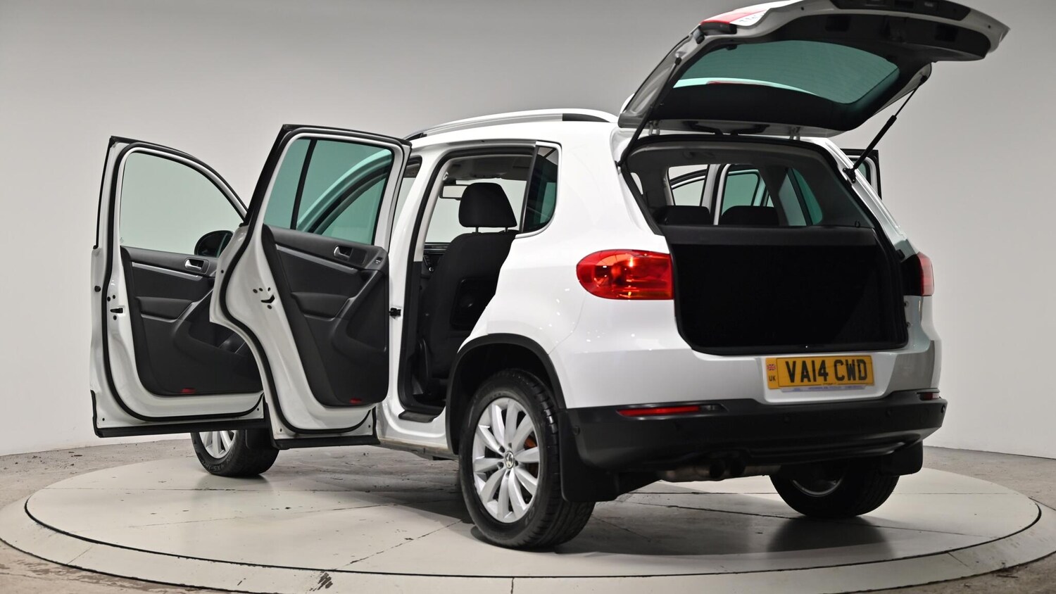 Used Volkswagen Tiguan 2014 for sale - 76832852: Photo 62