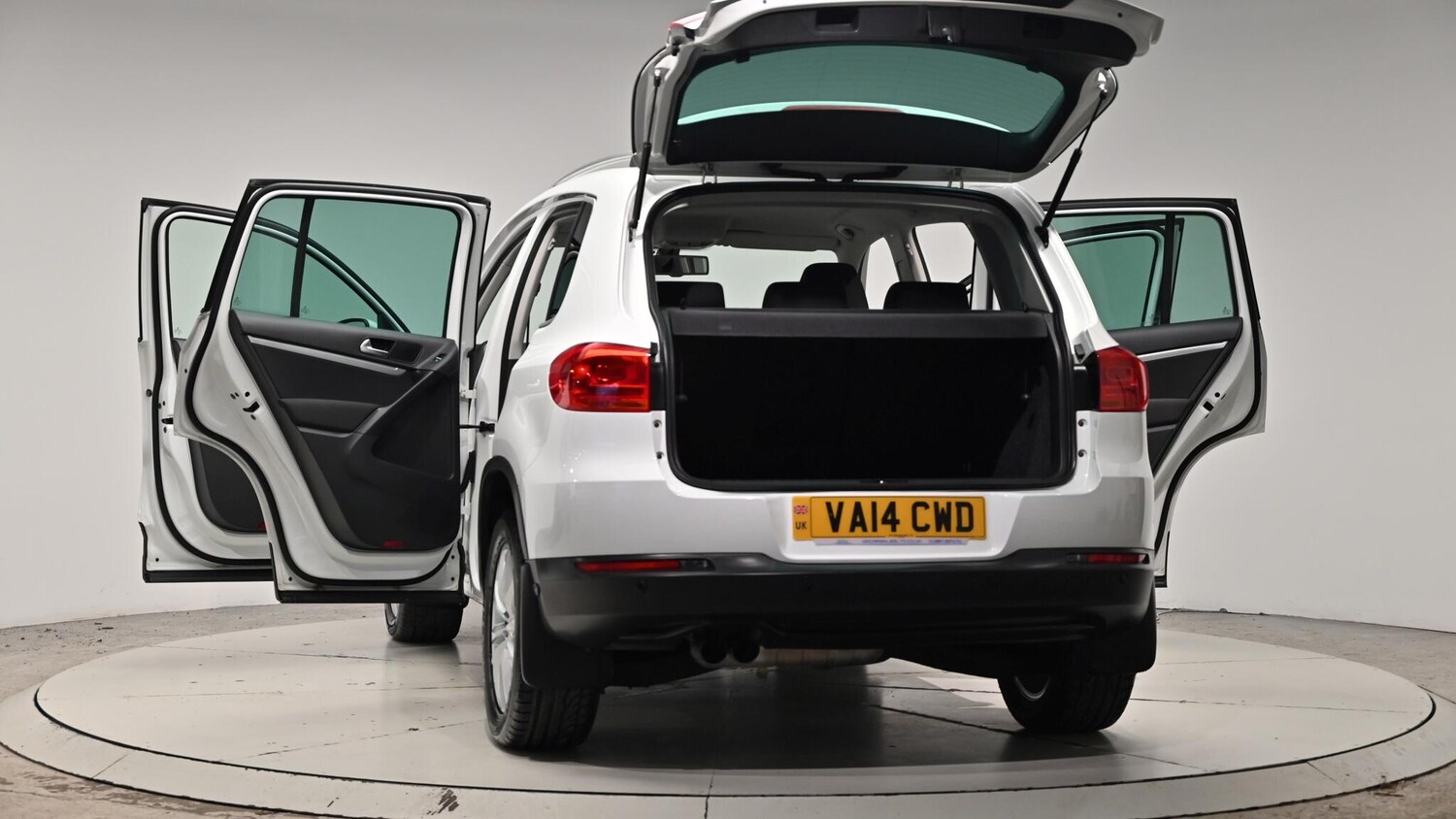 Used Volkswagen Tiguan 2014 for sale - 76832852: Photo 64