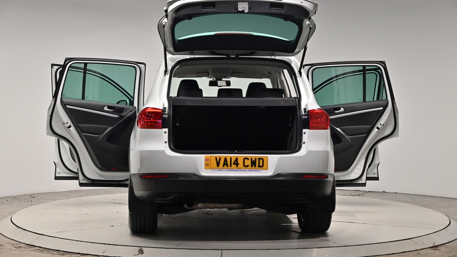 Used Volkswagen Tiguan 2014 for sale - 76832852: Photo 65