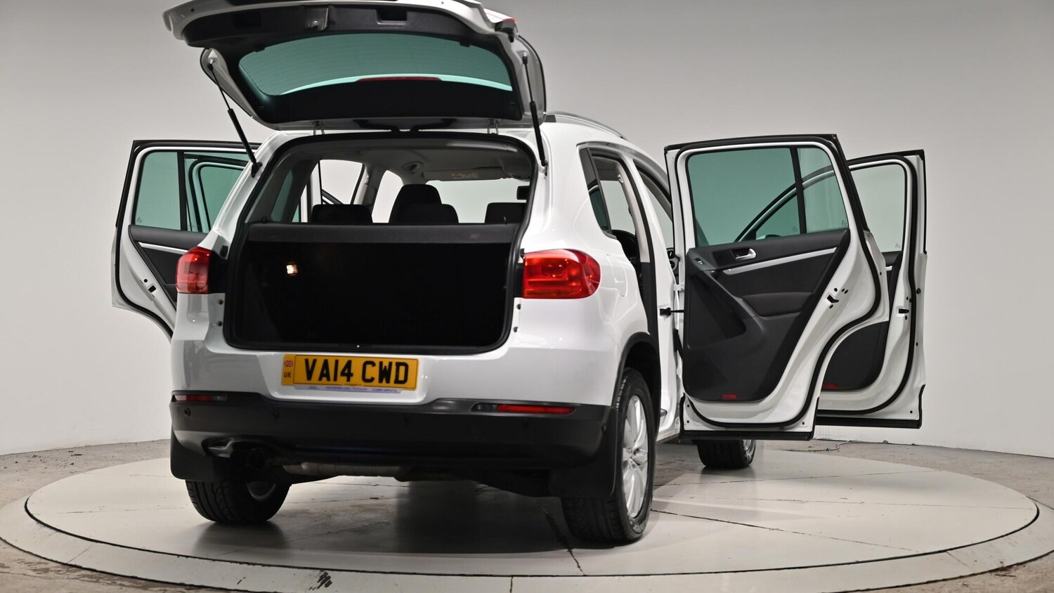 Used Volkswagen Tiguan 2014 for sale - 76832852: Photo 67