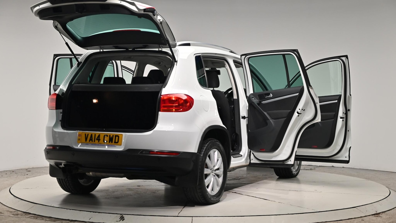 Used Volkswagen Tiguan 2014 for sale - 76832852: Photo 68